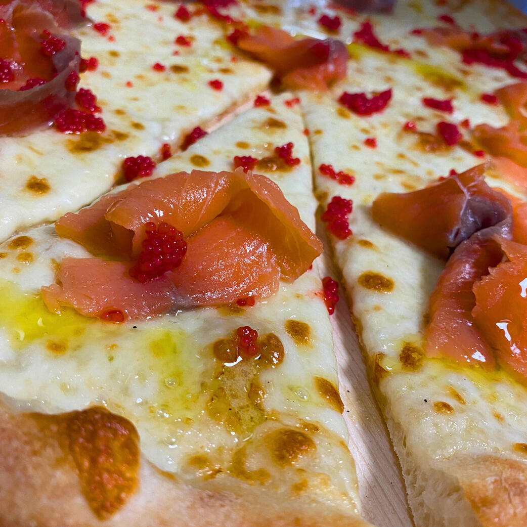 Foto pizza Salmone e Caviale