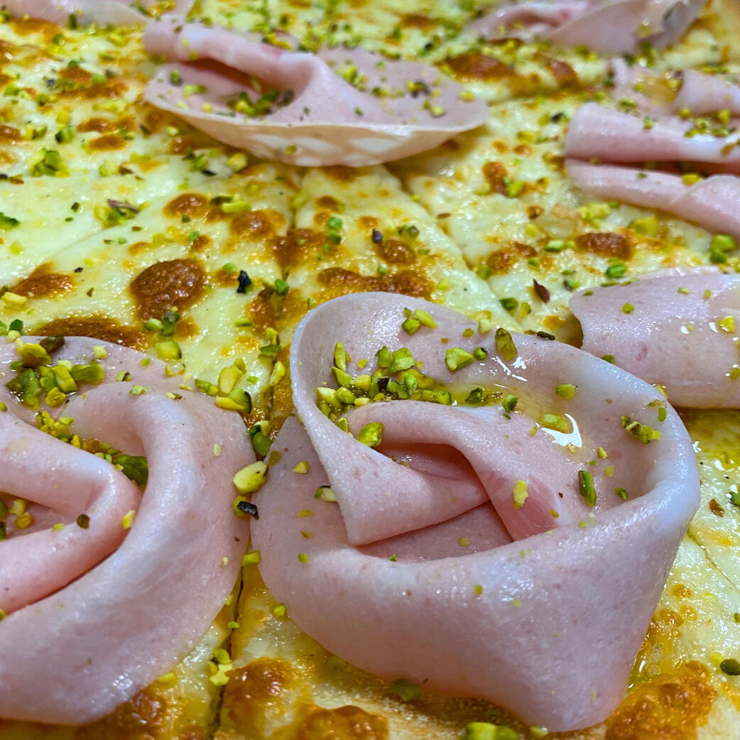 Foto pizza Mortadella e Pistacchio